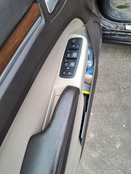 Lancia Thema bliźniak Chrysler 300c lub zamiana