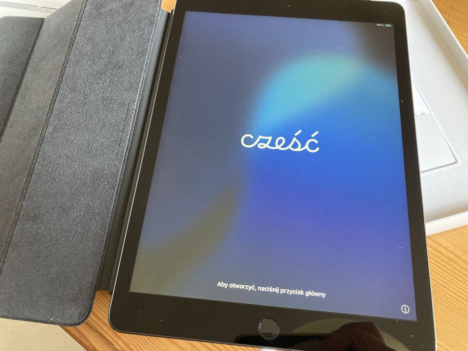 Apple IPad 8 wifi + cellular 32GB + cover