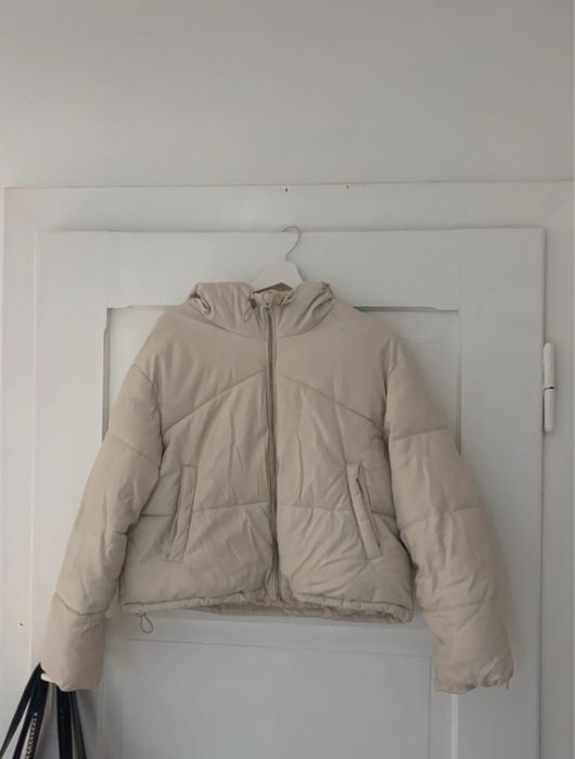 kurtka pikowana beżowa bershka