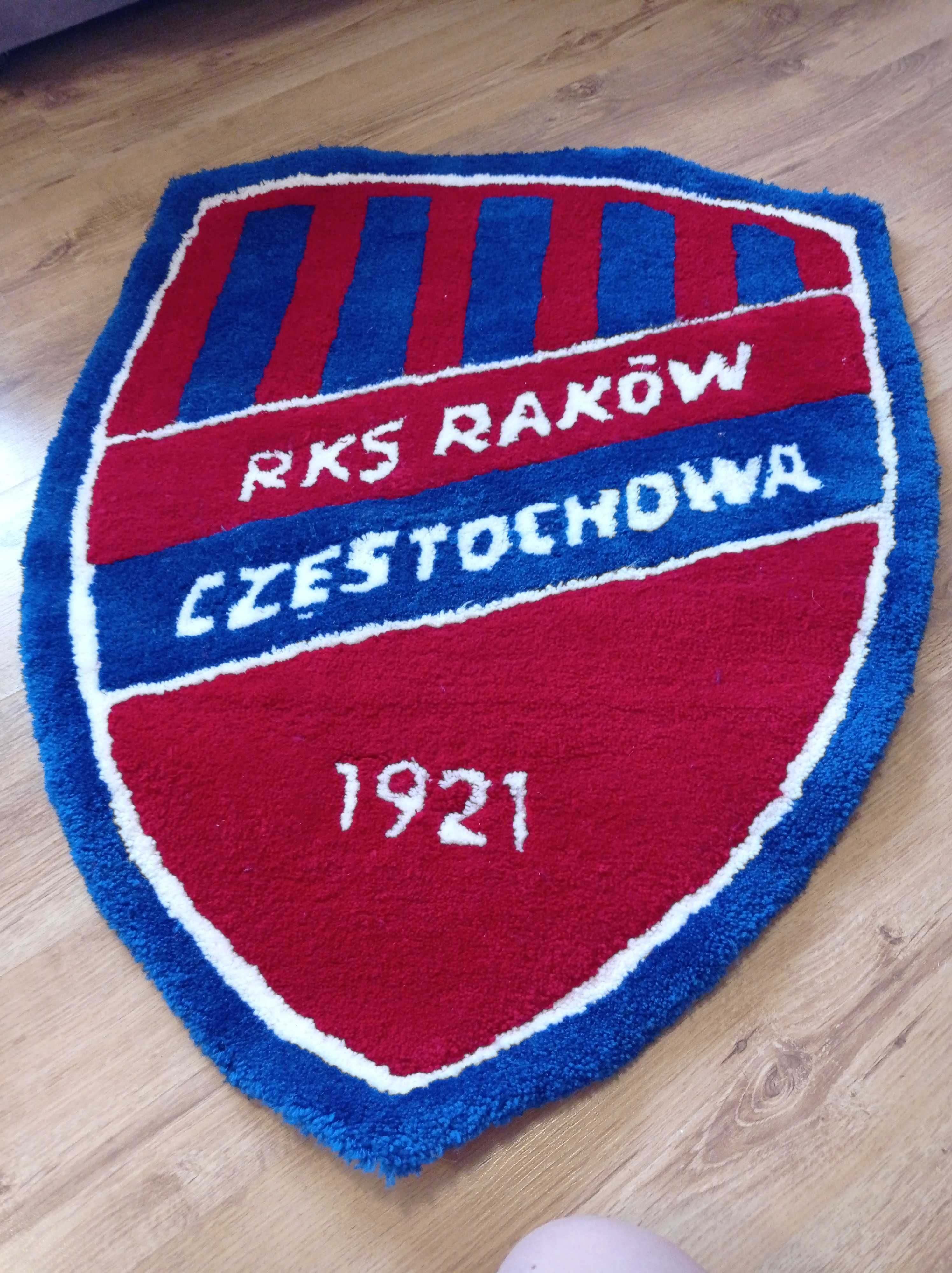 Ręcznie tworzony dywan. RKS Raków