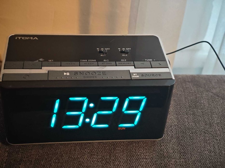 Cyfrowy budzik radiowy z głośnikami , bluetooth , radiem fm