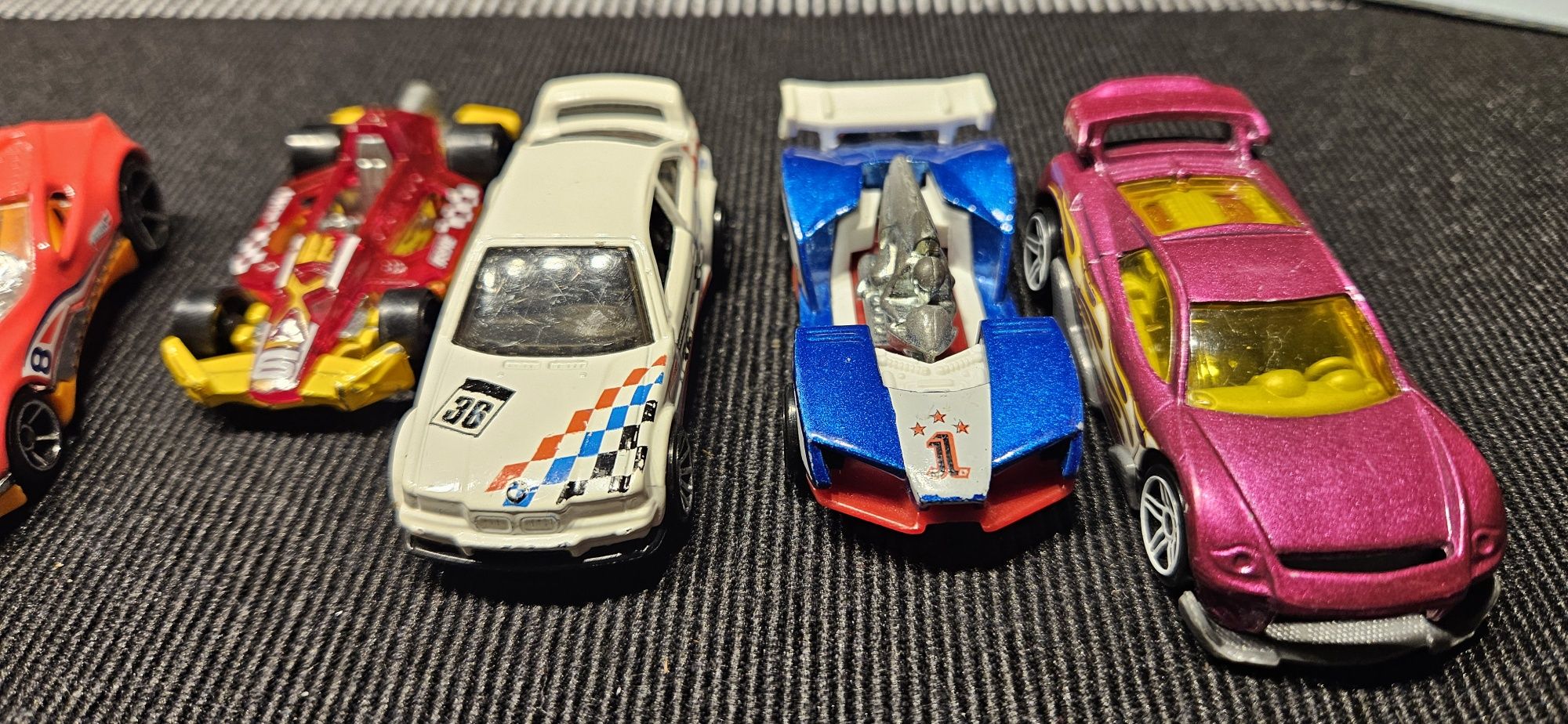 Metalowe pojazdy resoraki SIKU, Hot Wheels . Dźwig, koparka , inne