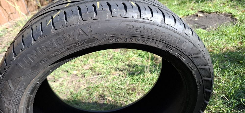 Літні шини Uniroyal RainSport 5 235/45 R18