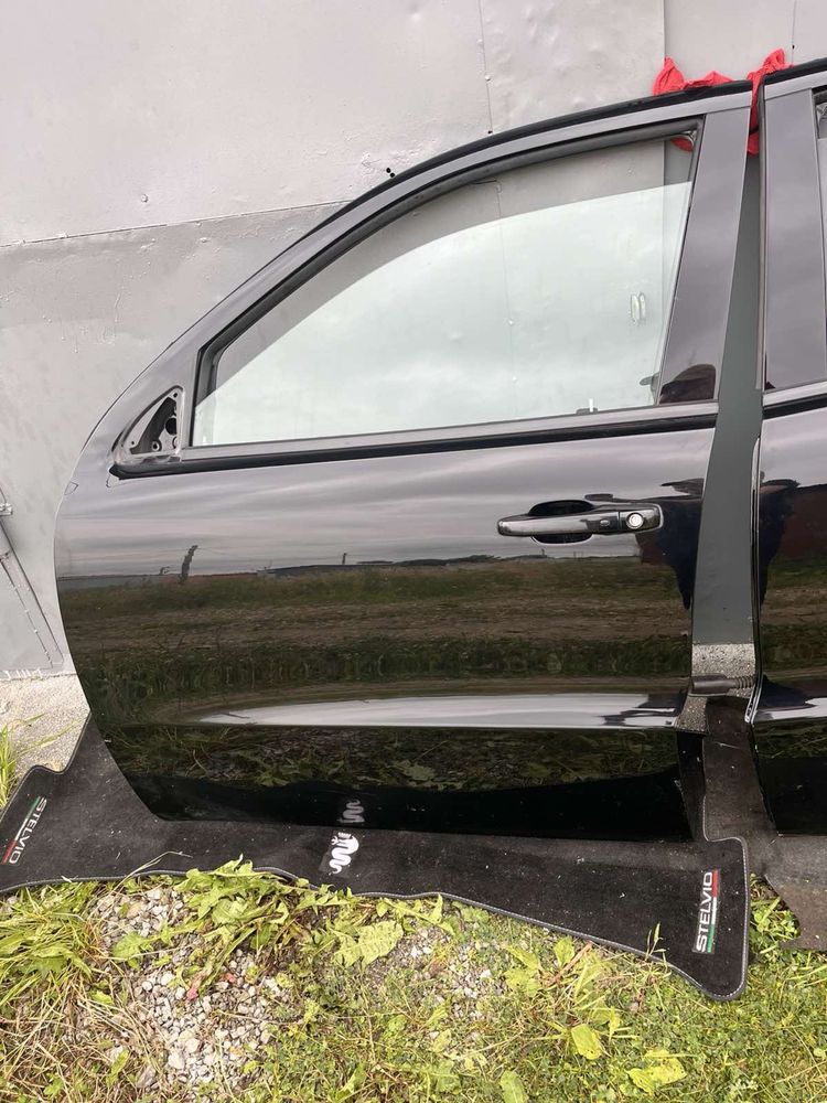 Двері Dodge Durango