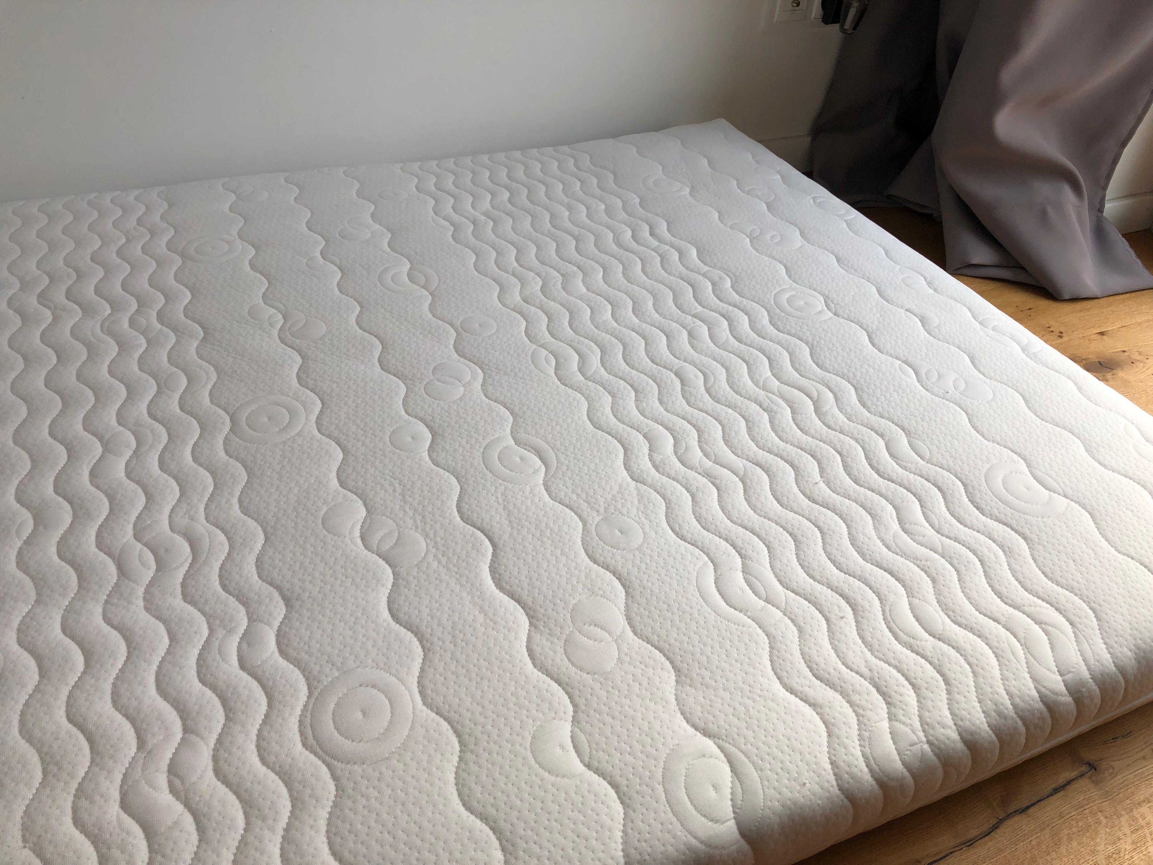 Wygodny materac lateksowy 100x200 - stan bdb