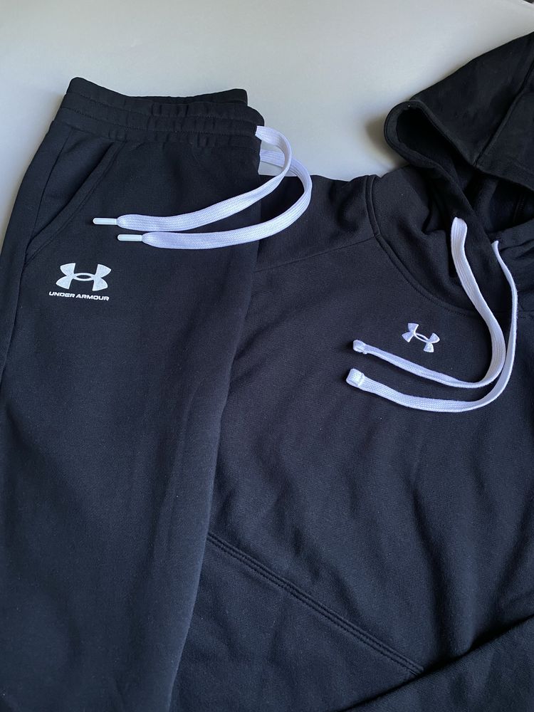 Спортивный костюм Under Armour