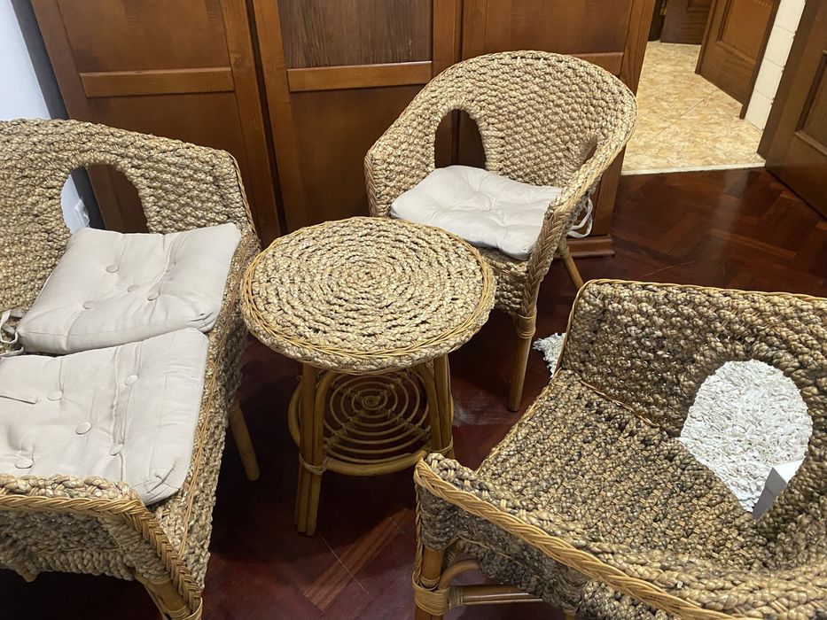 Conjunto de cadeirões