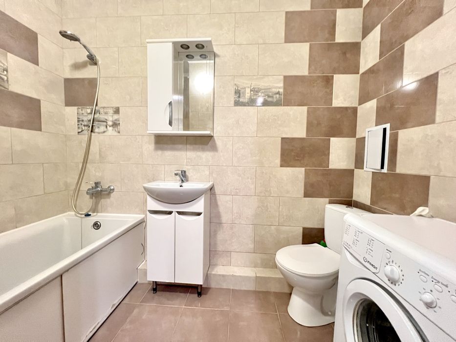 Квартира кухня/ студіо і спальня на Дружбі