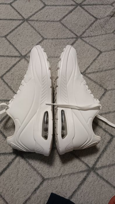 Продам кросовки состояние новое , покупались в Польше