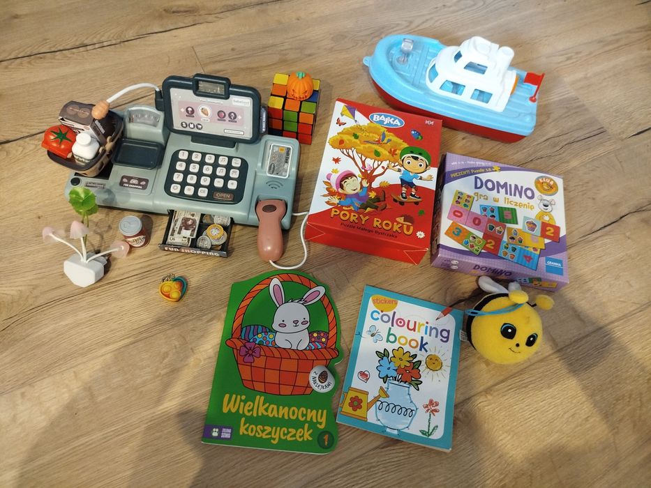 Zestaw zabawek. Kasa fiskalna, statek, gra, puzzle,domino,lampka nocna