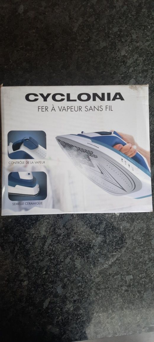 Żelazko parowe Cyclonia