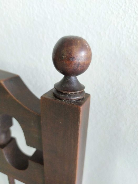 6 cadeiras em madeira totalmente restauradas (40€ por unidade)