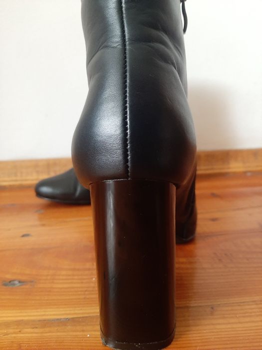 Черевики шкіряні на каблуку весняні.