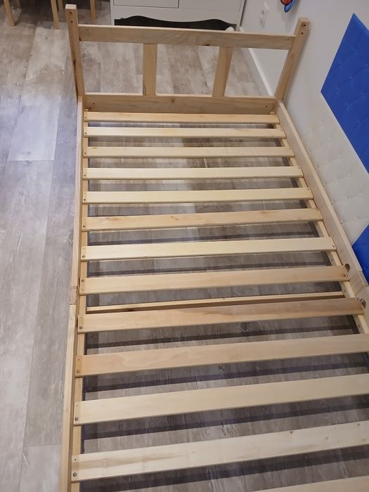 Cama montessori criança