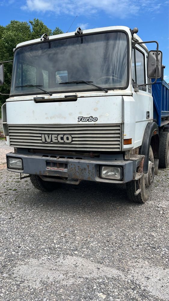 Samochód ciężarowy wywrotka