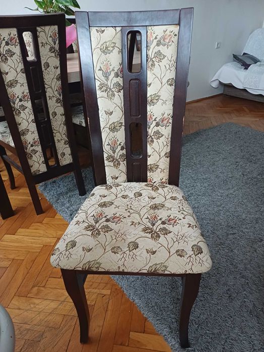 Stół rozkładany i krzesła