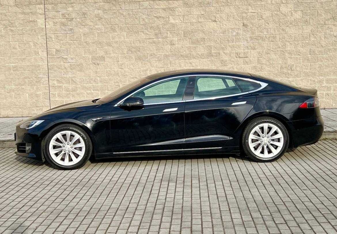 У продажі Tesla Model S 2018