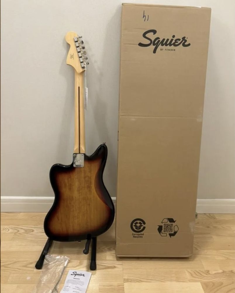 Gitara elektryczna Squier Jaguar uszkodzona