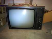 Tv Philips antiga a preto/branco c/ madeira bem conservada - a funcion