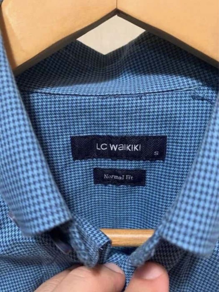 Рубашка "LC WAIKII" в мелкую клеточку размер S в идеальном состоянии