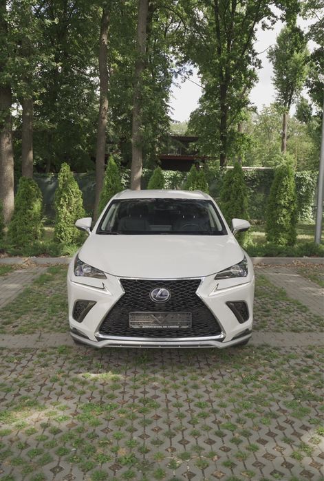 Продам Lexus NX 300