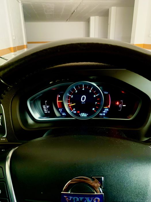 Volvo V40 T4  Cross Country Summum