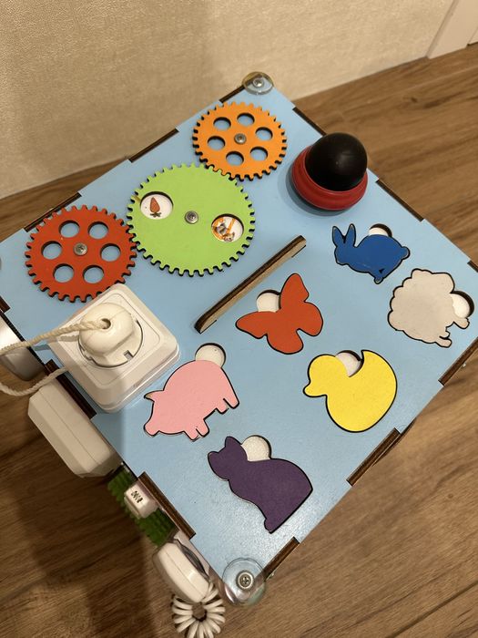 Бізікуб великий 30*30