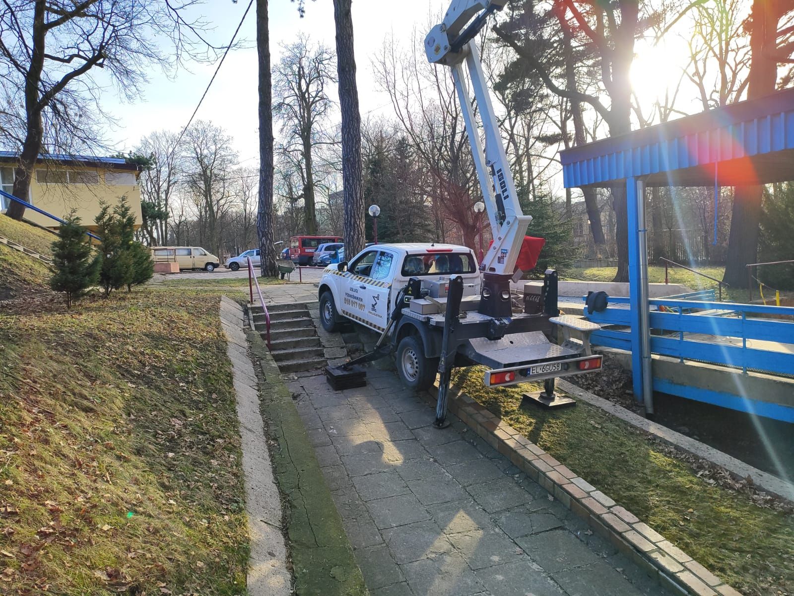 Wynajem podnośnik koszowy 4x4 24/7 wycinka drzew zwyżka Łódź Pabianice