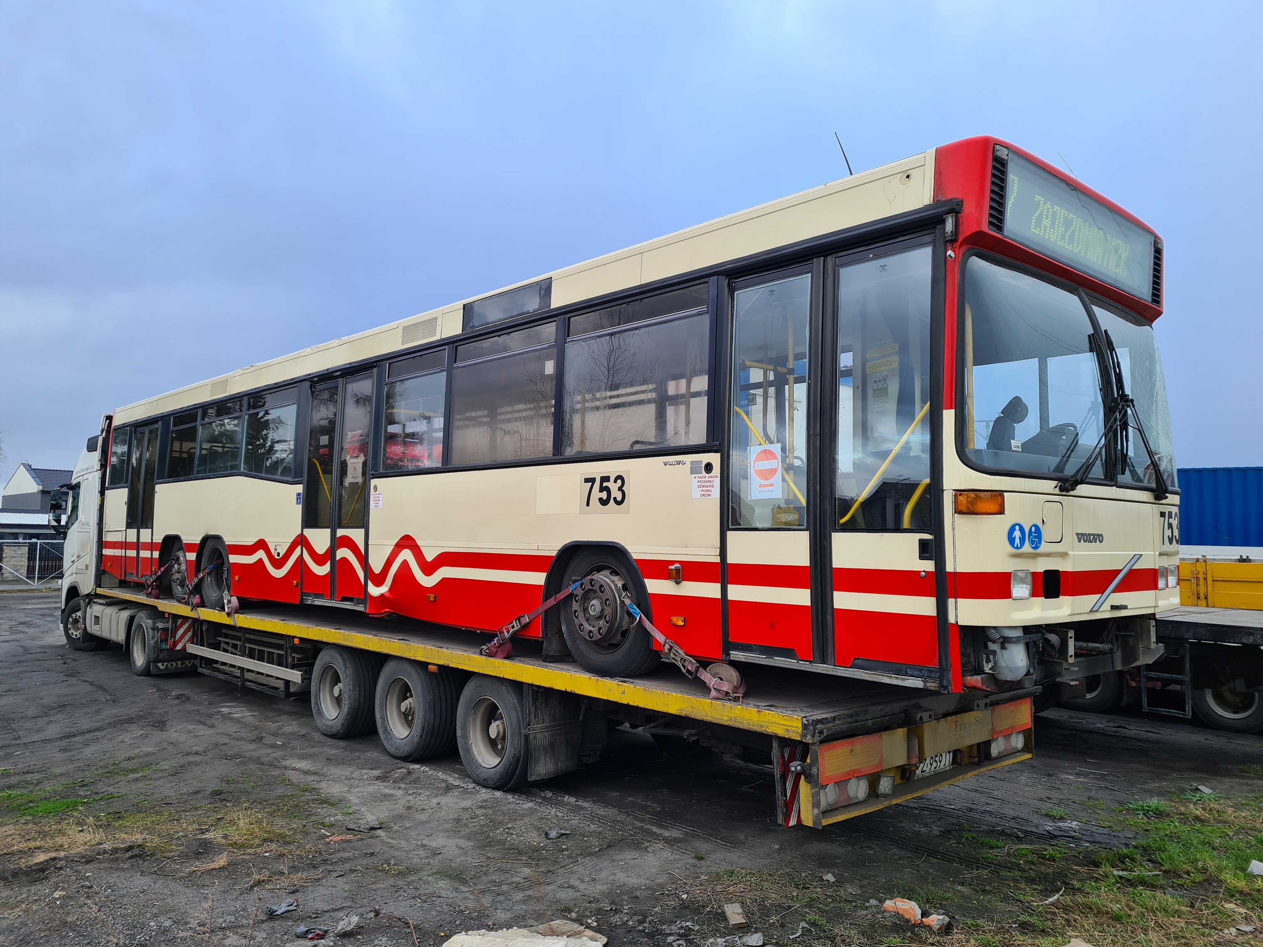 Transport krajowy i międzynarodowy HDS, niskopodwoziowy i platformy