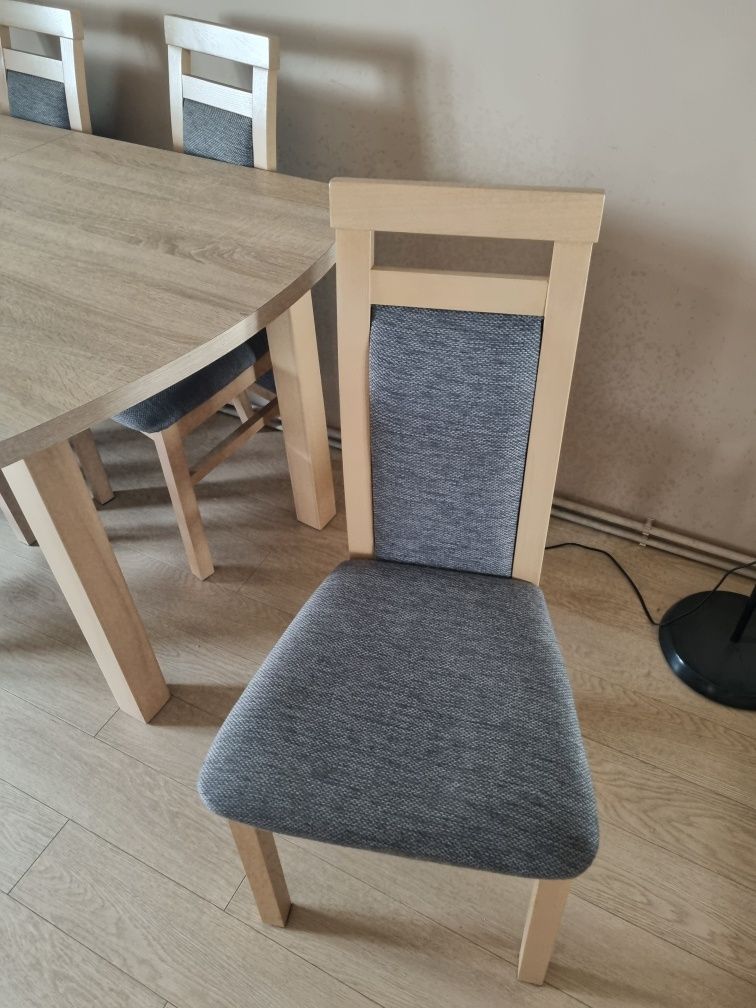 Stół z 6 krzesłami