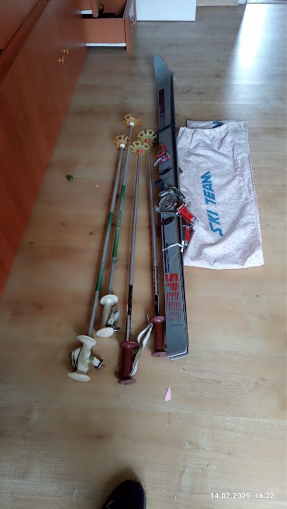 Narty + dwa zestawy kijków polsport zabytek