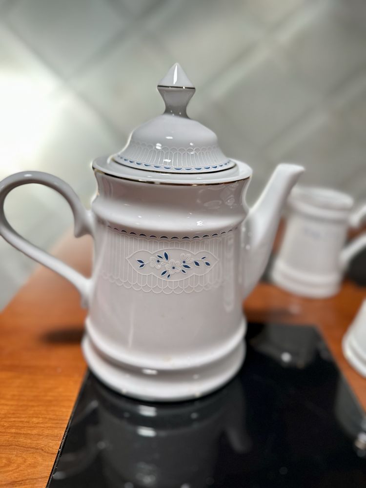 Conjunto / serviço de 27 peças de chá/café. NOVO