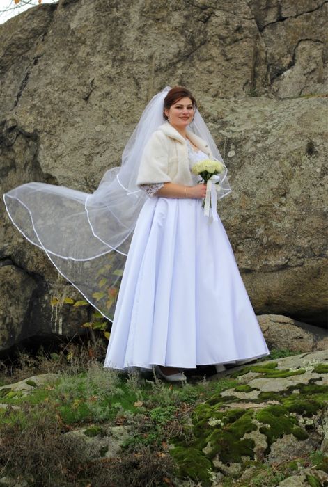Продам весільну сукню