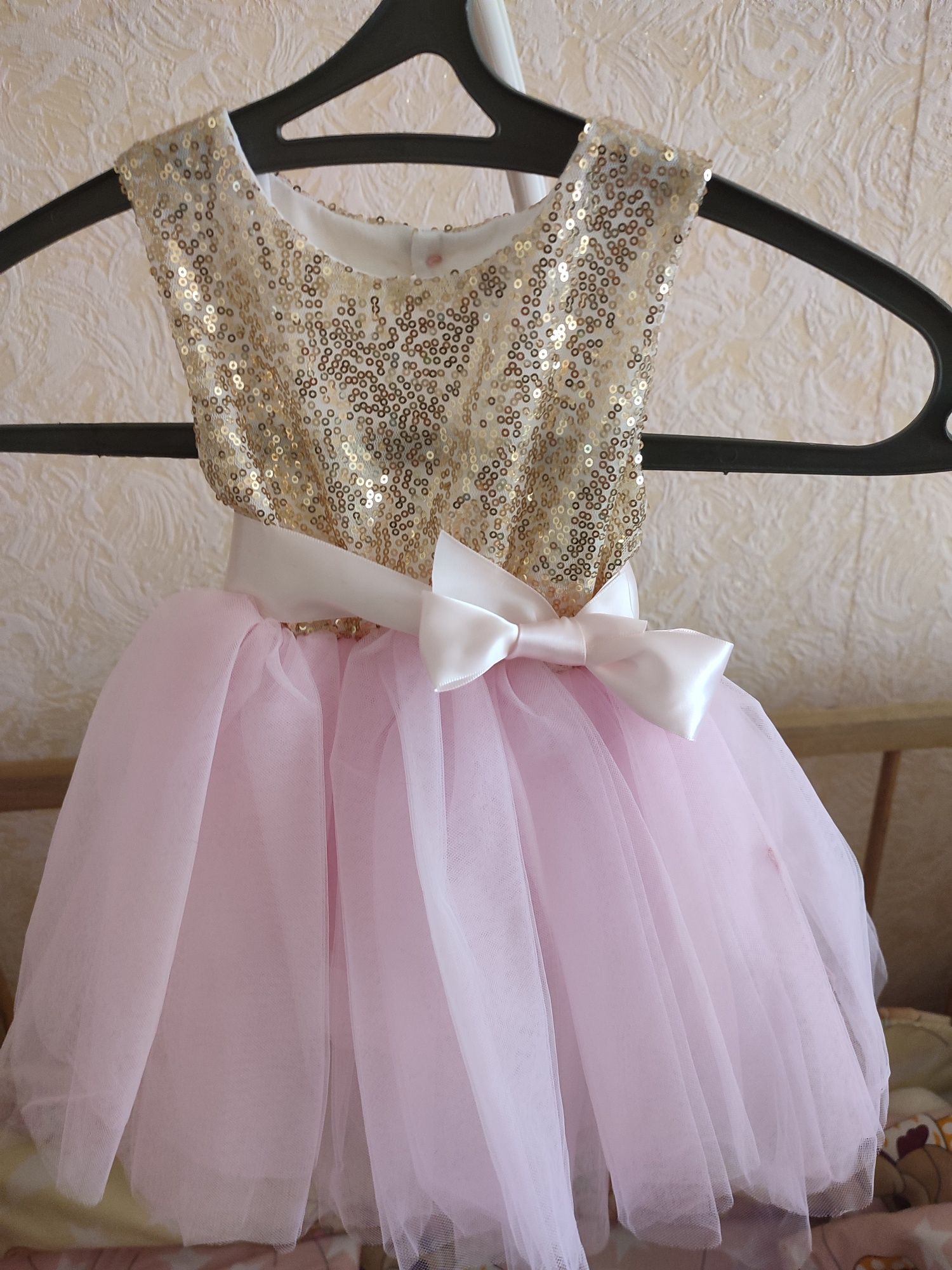 Сукня для маленької принцеси на 1 рік