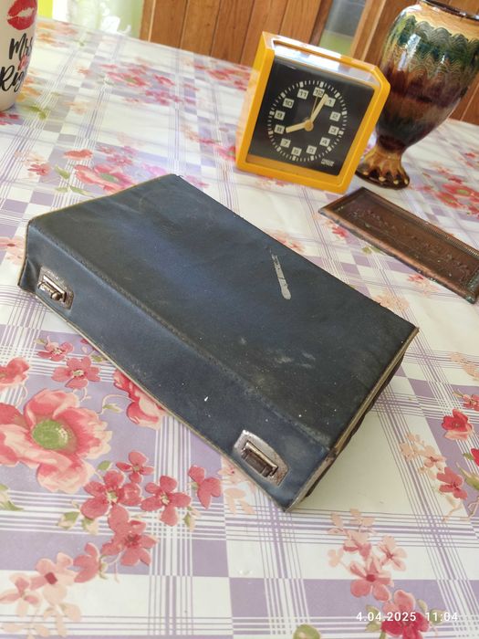 Skórzana apteczka prl