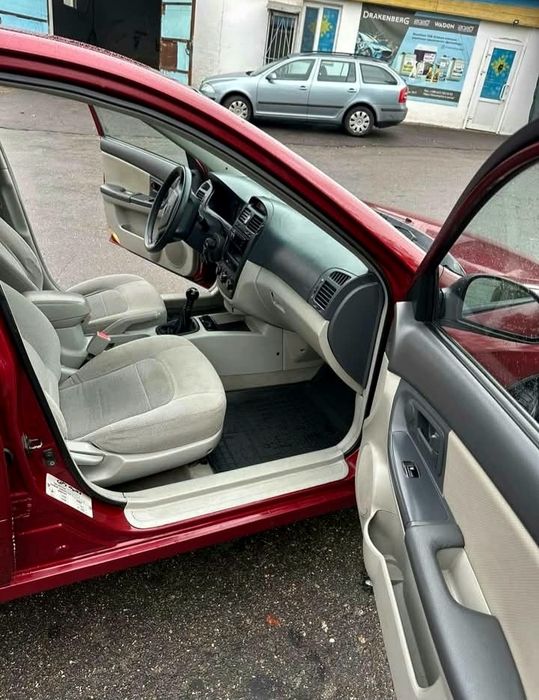 Продам власний Kia Cerato.