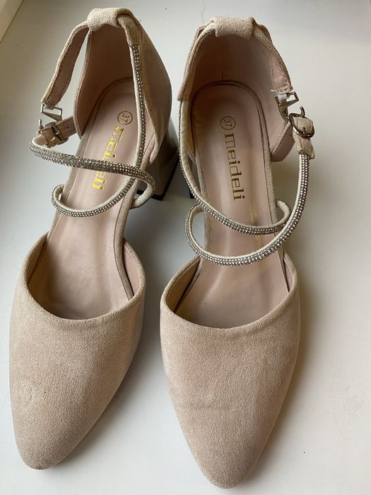 Весільні туфлі з камінчиками