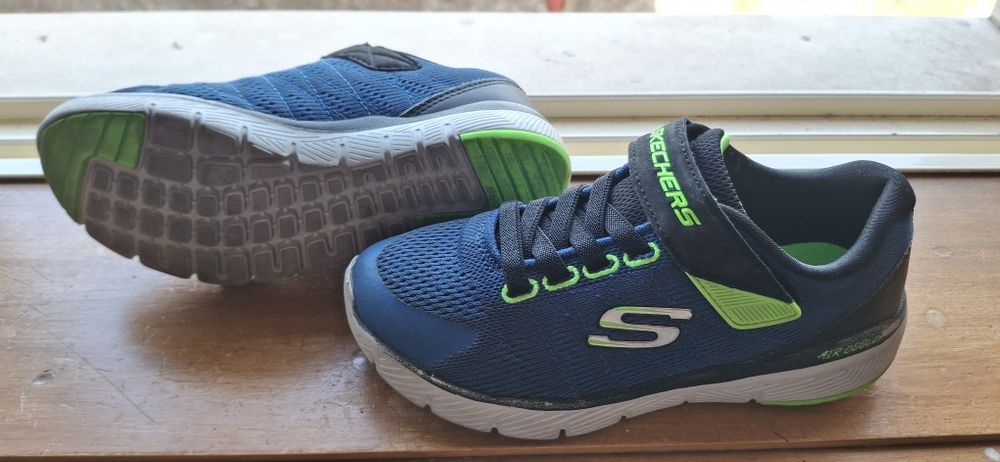 Sapatinhas Skechers 33 usadas m/pouco