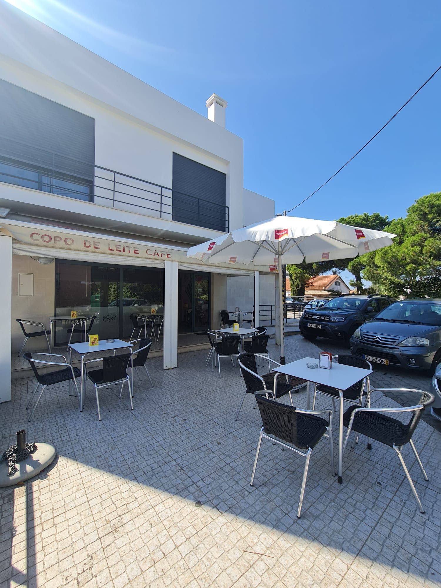 Café / restaurante com esplanada