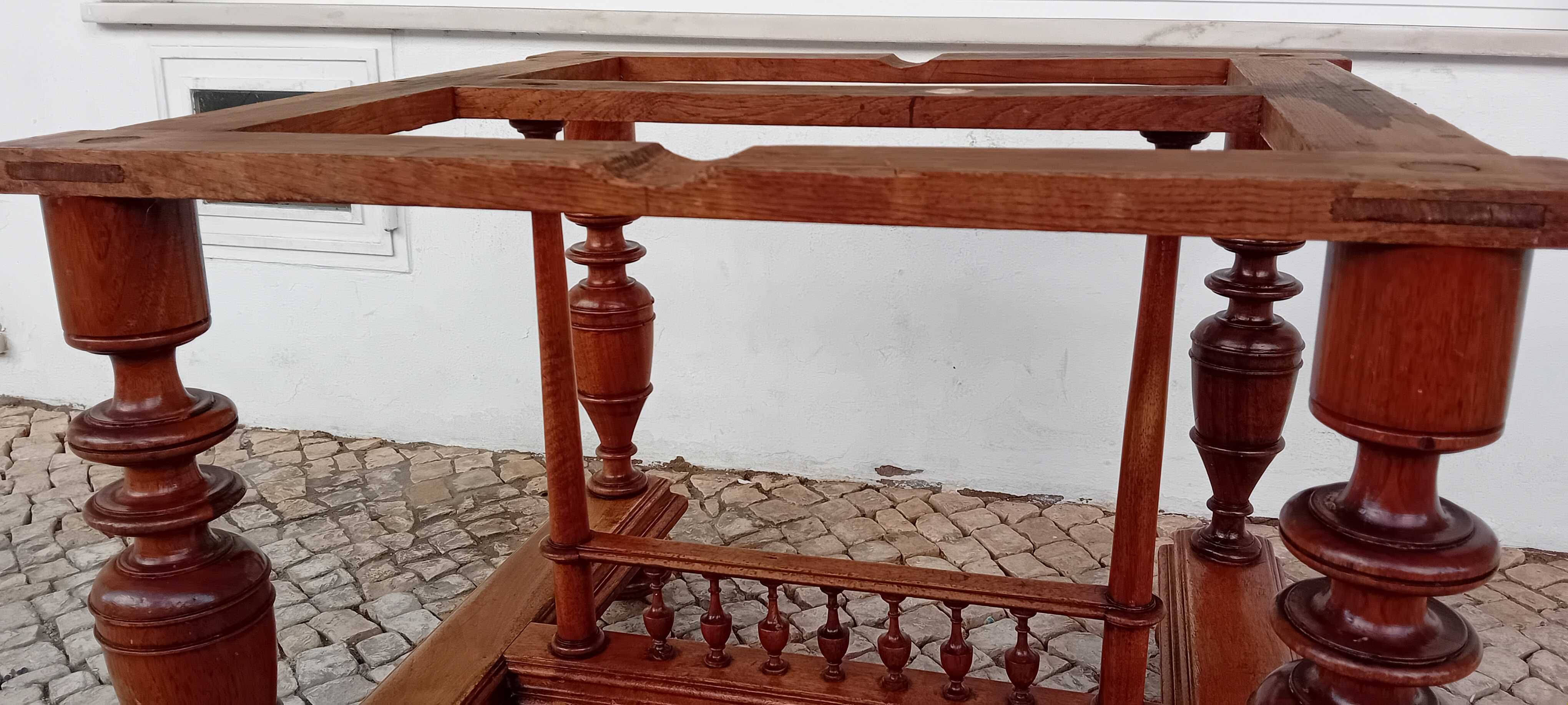 Estrutura de Mesa de Madeira Nobre 80 x 80 x 74 cm