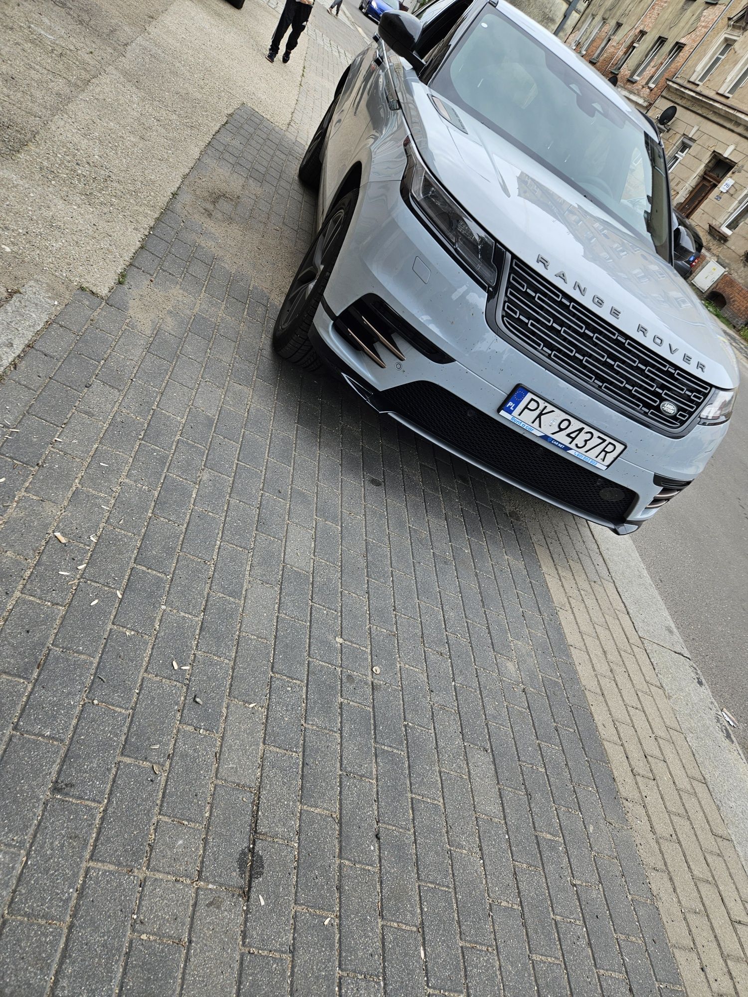 Antena satelitarna konwekrter