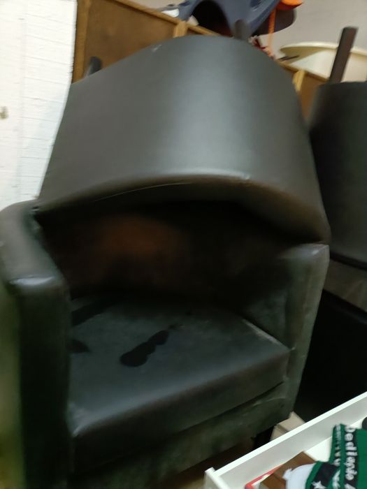 Poltronas IKEA pretas pele sintética