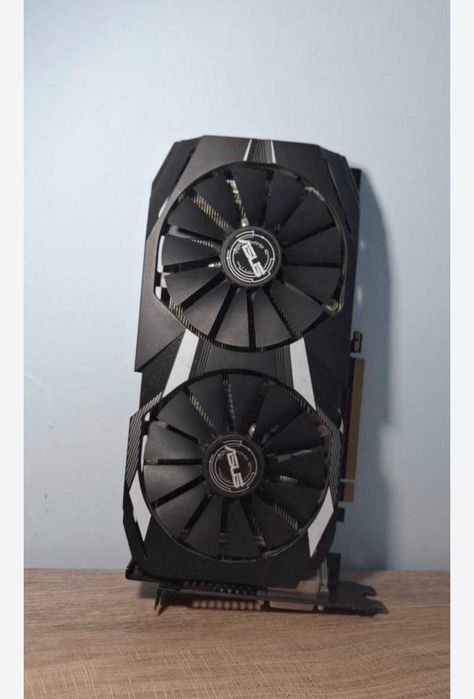 ASUS Dual Radeon RX 580 4GB GDDR5
Потужна відеокарта середнього класу,