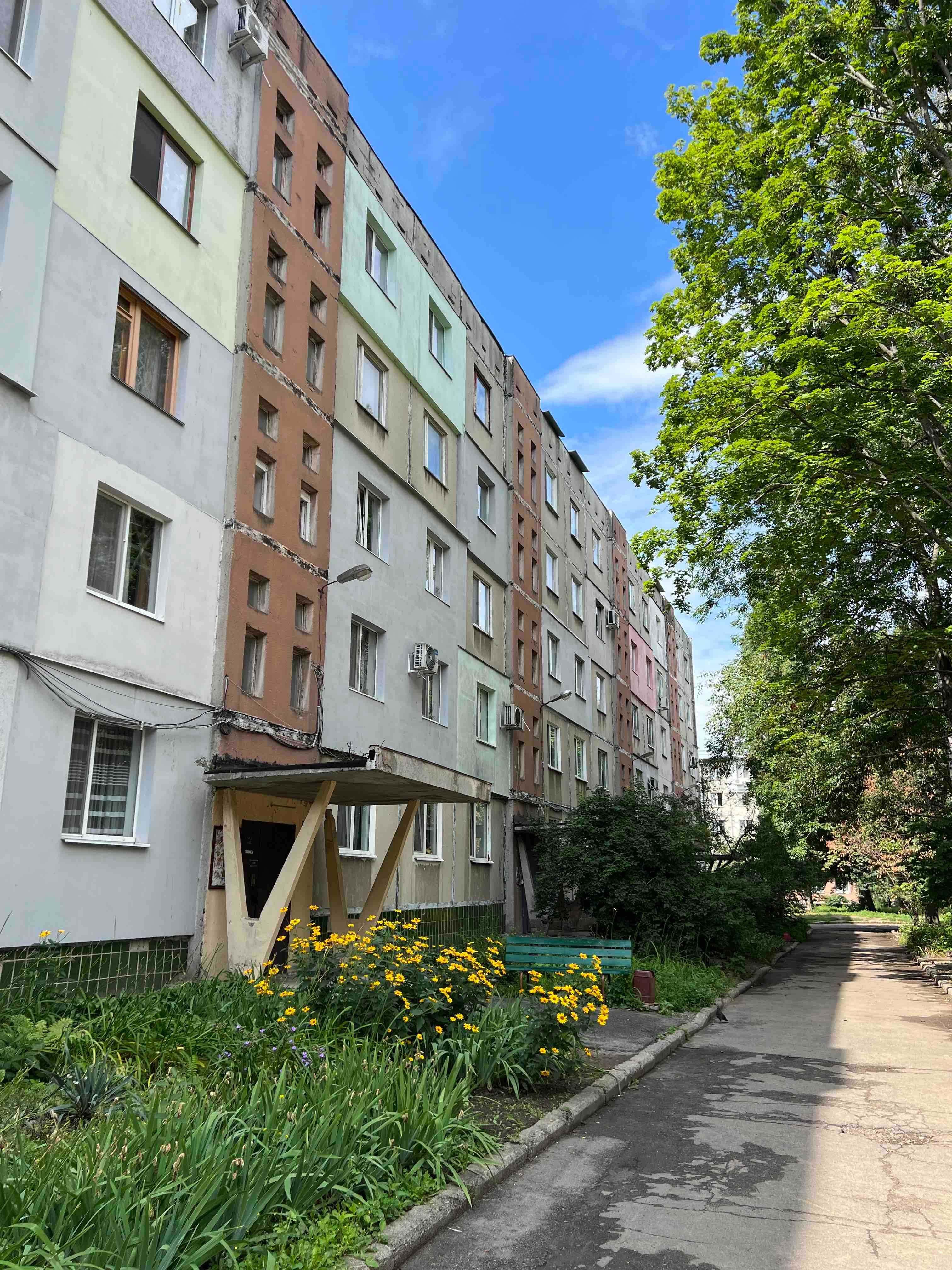 Продам 2-кімнатну чешку на ПОЛОВКАХ