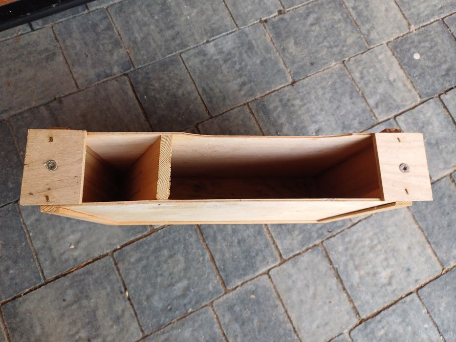 Podkarmiaczka ramkowa wielkopolska 4,5 L świetny stan jak nowe