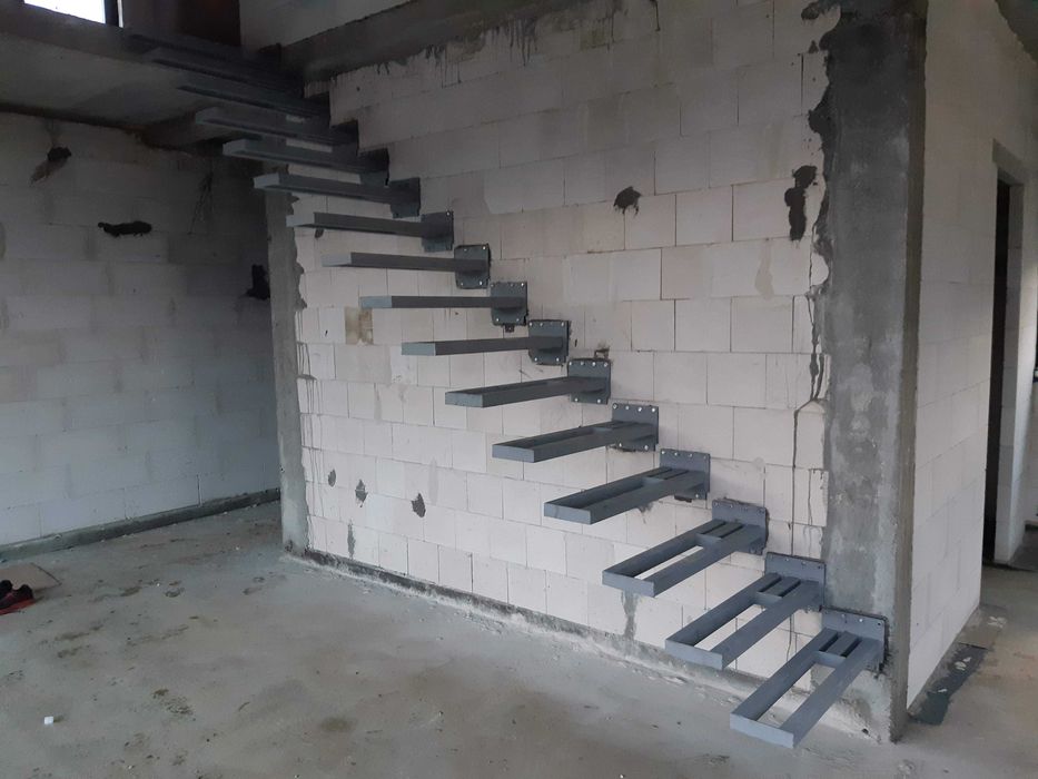 Stelaż schody półkowe, wiszące wspornikowe GWARANCJA