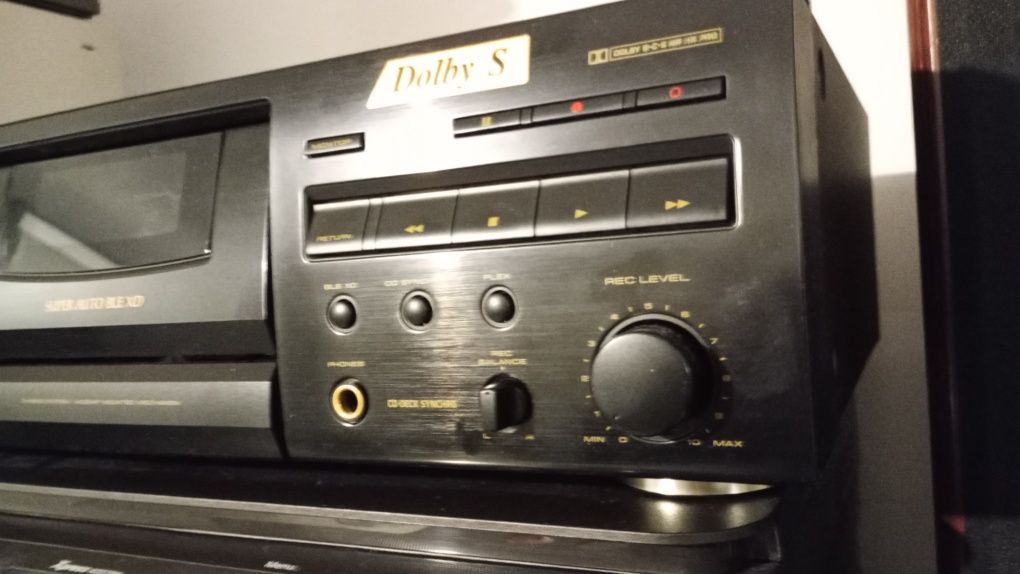 Pioneer CT-S540S magnetofon kasetowy Dolby S + stojak i kasety.