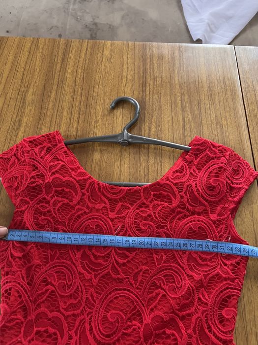 Сукня червона  гарна