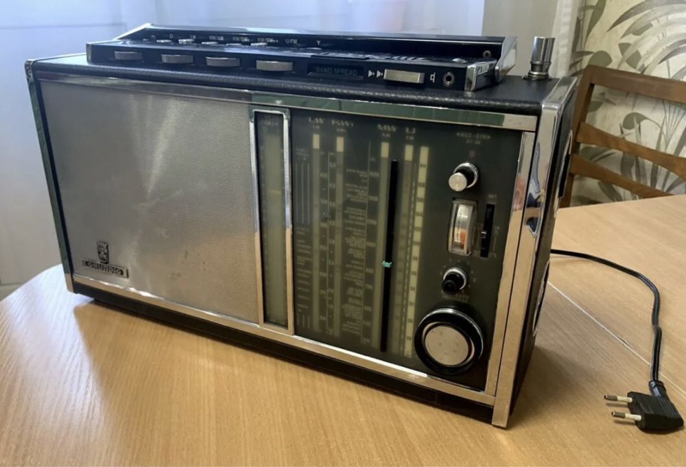 Радиоприемник Grundig satellit 6001