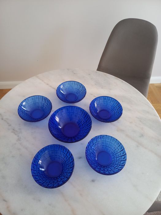 Fasolki kobaltowe niemieckie szklo prasowane